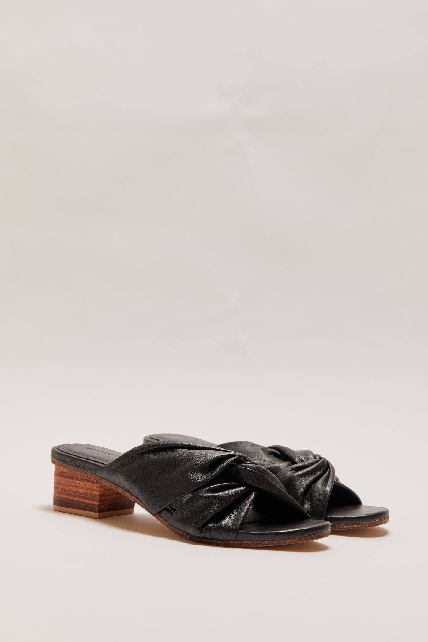 Heidi Heel | Black