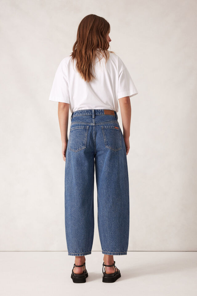 Maggie Tapered Barrel Jean | Fresh Indigo
