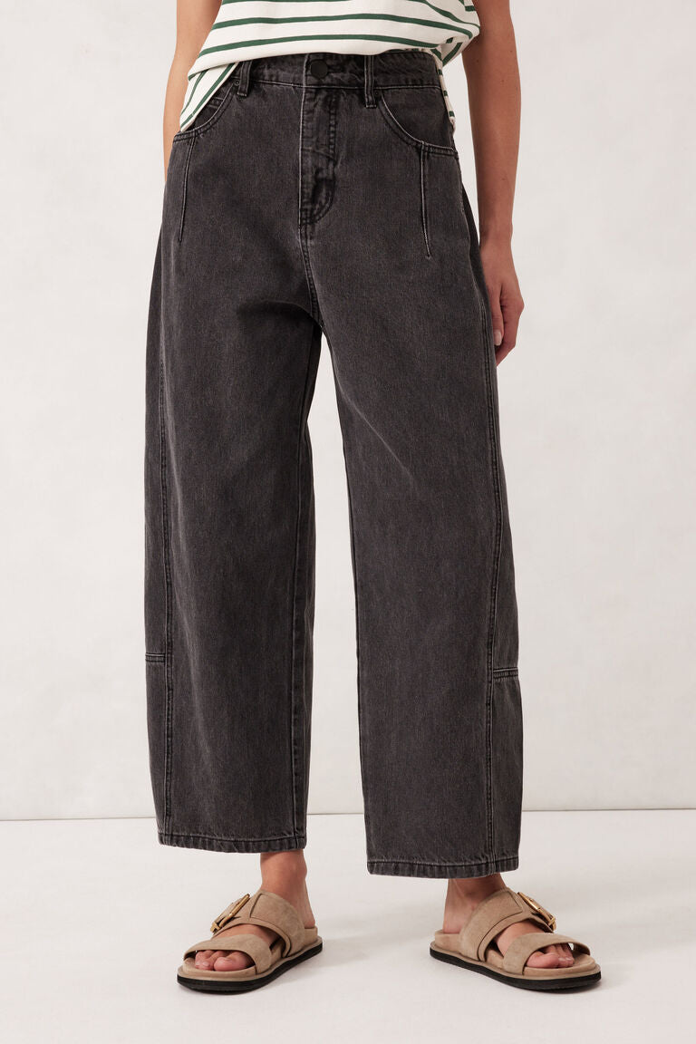 Demi Barrel Jean | Faded Black