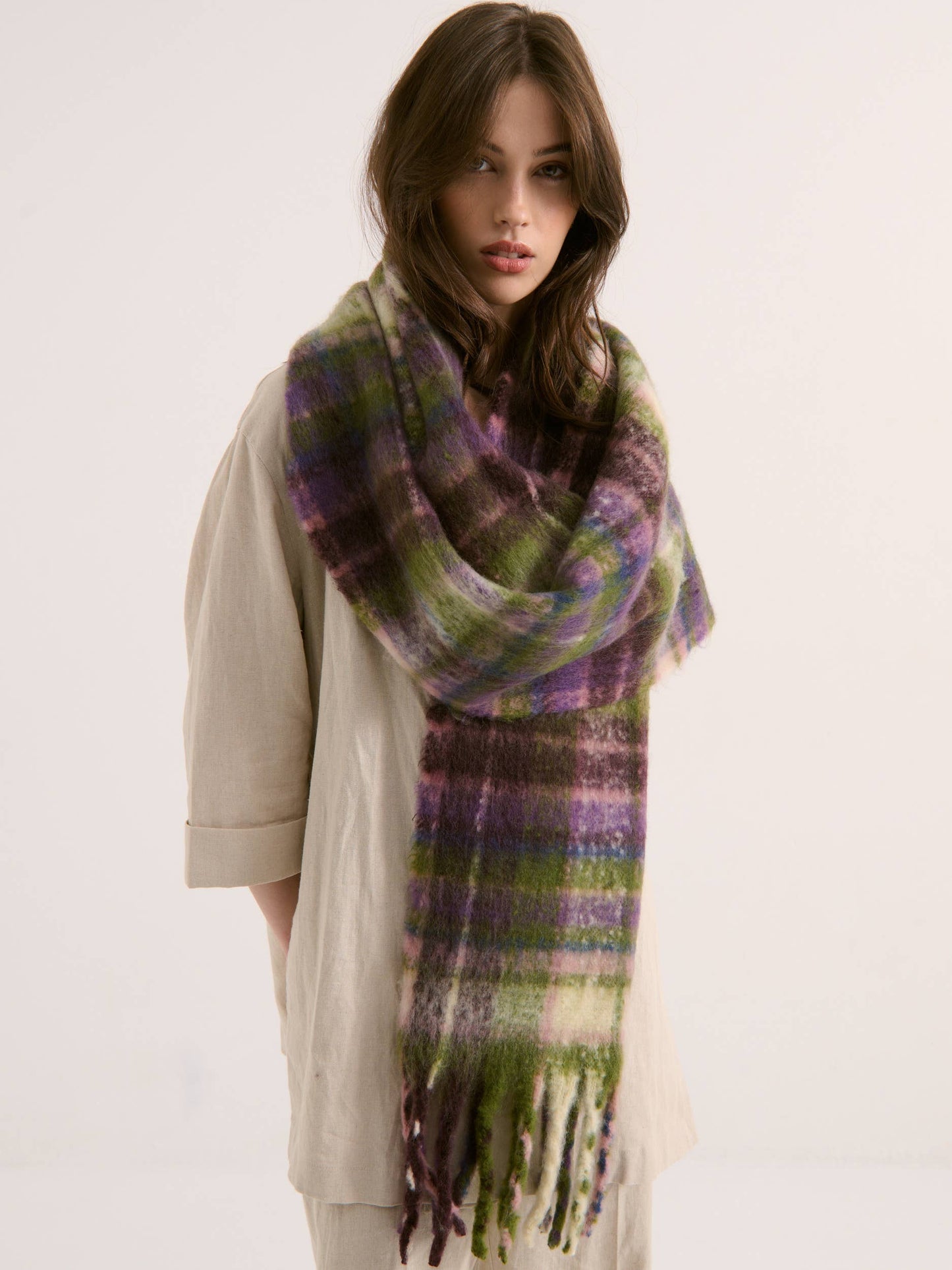 Vacanza Fluffy Scarf