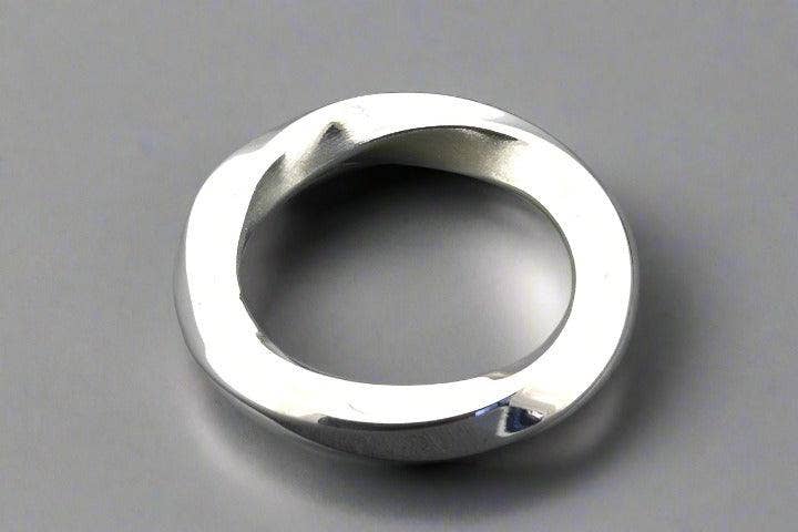 Clean Twist Band | Sterling Silver
