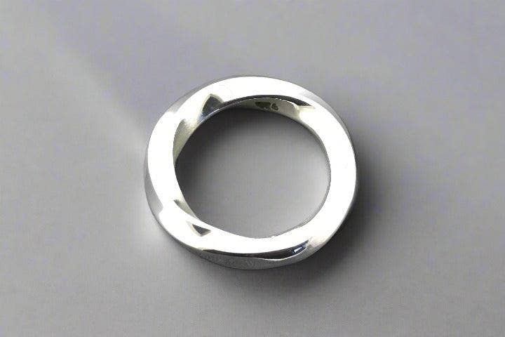 Clean Twist Band | Sterling Silver