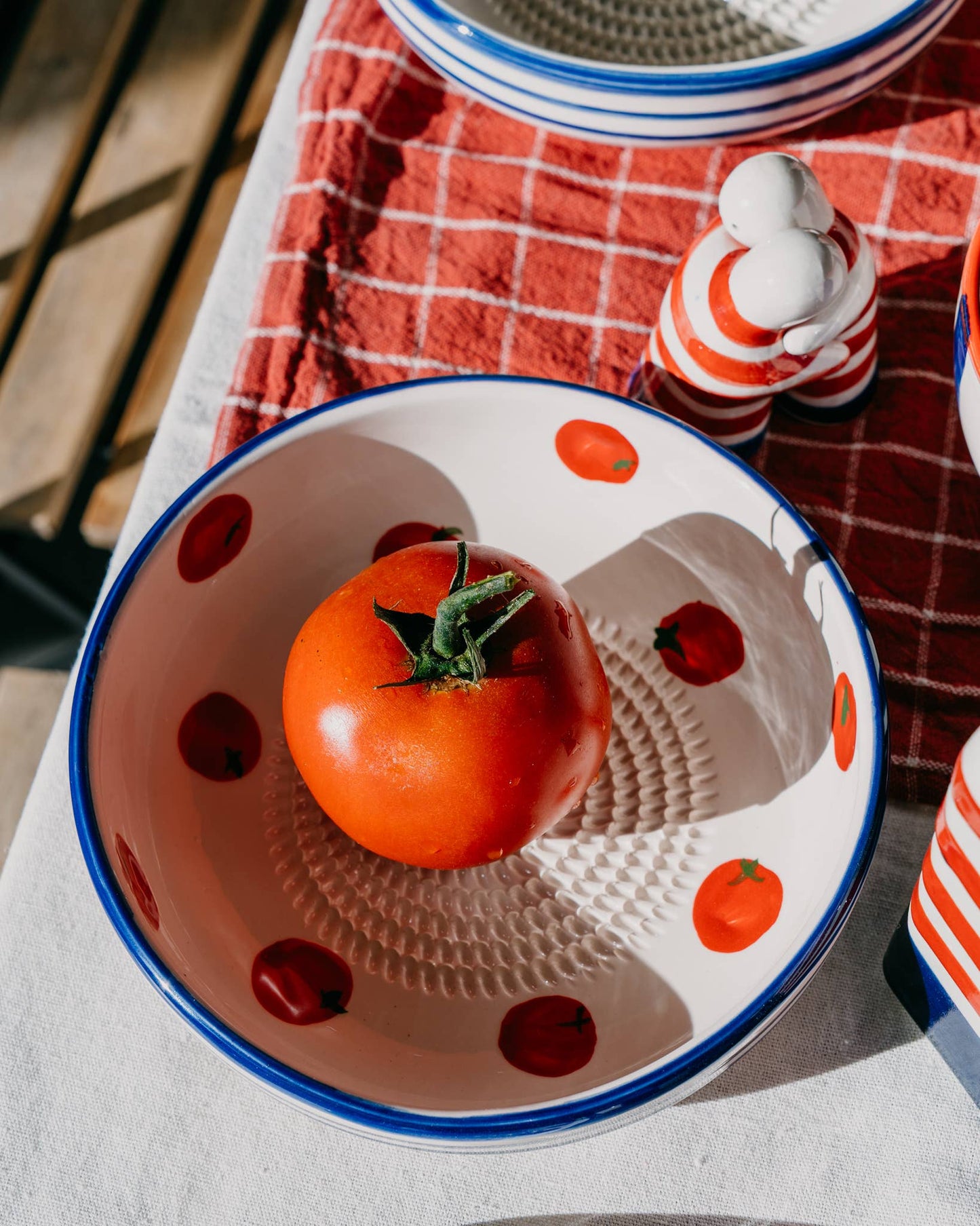 **LANDING SOON** Large Garlic Grater Plate | Pomodoro
