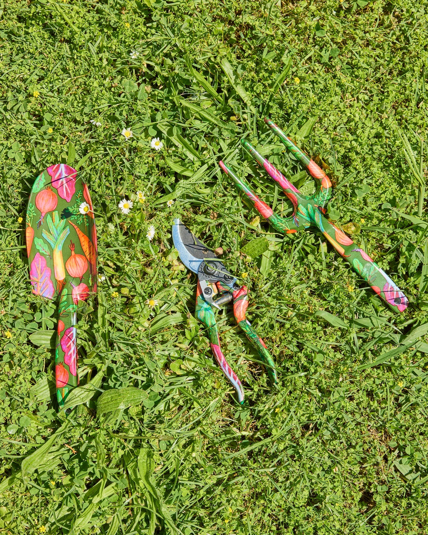 Garden Tools and Gloves Set | Veggie Soup