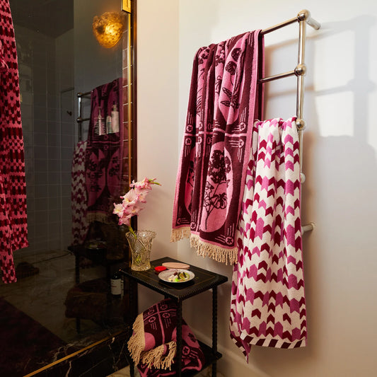 Gigi Bath Towel | Cosmo Pink