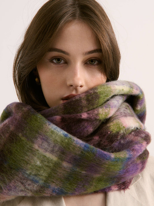 Vacanza Fluffy Scarf