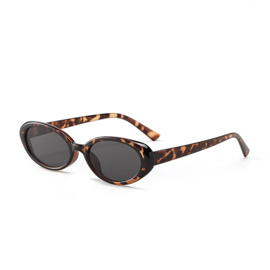 Cleo | Tort