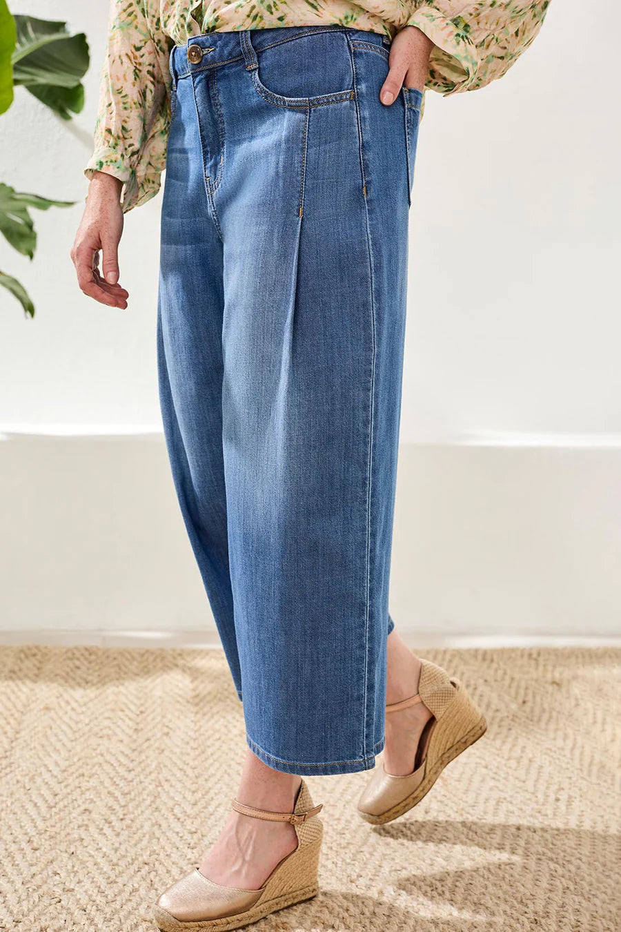 Audrey Pleated Crop Wide Denim Jeans